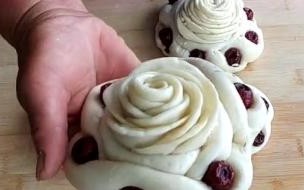 小鱼枣花馒头的做法 花样枣花馒头的做法。